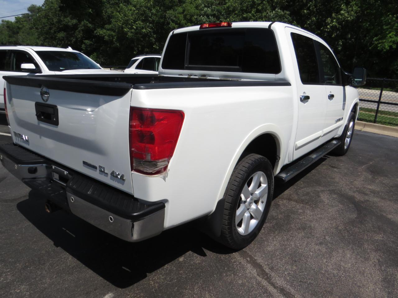 Nissan Titan 4WD Crew Cab SWB SL 2013