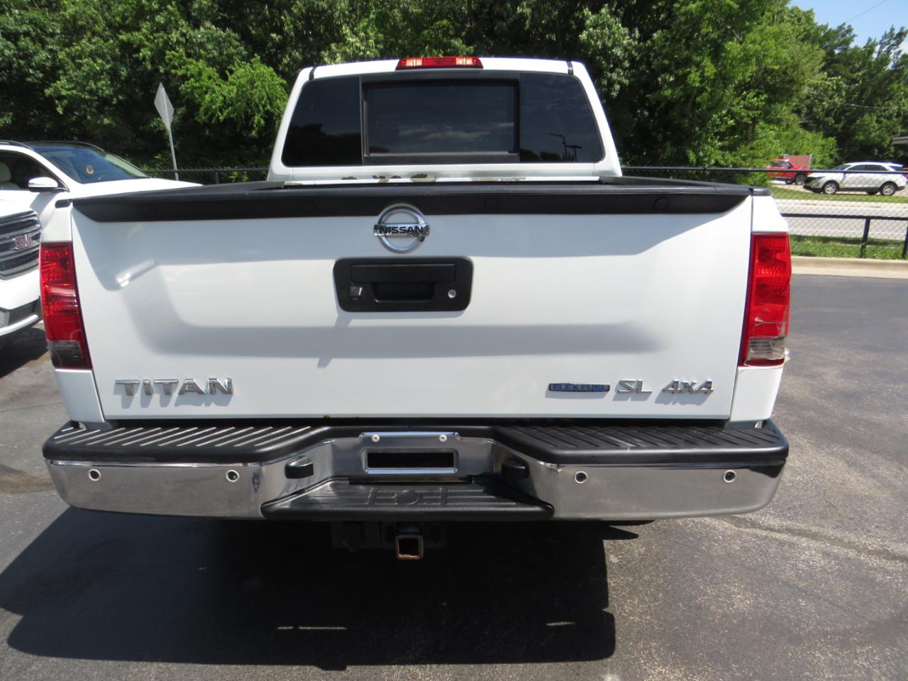 Nissan Titan 4WD Crew Cab SWB SL 2013