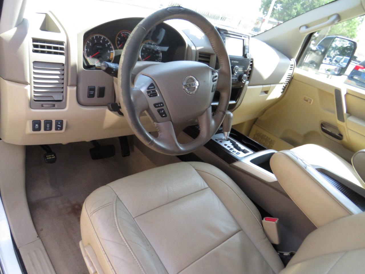 Nissan Titan 4WD Crew Cab SWB SL 2013