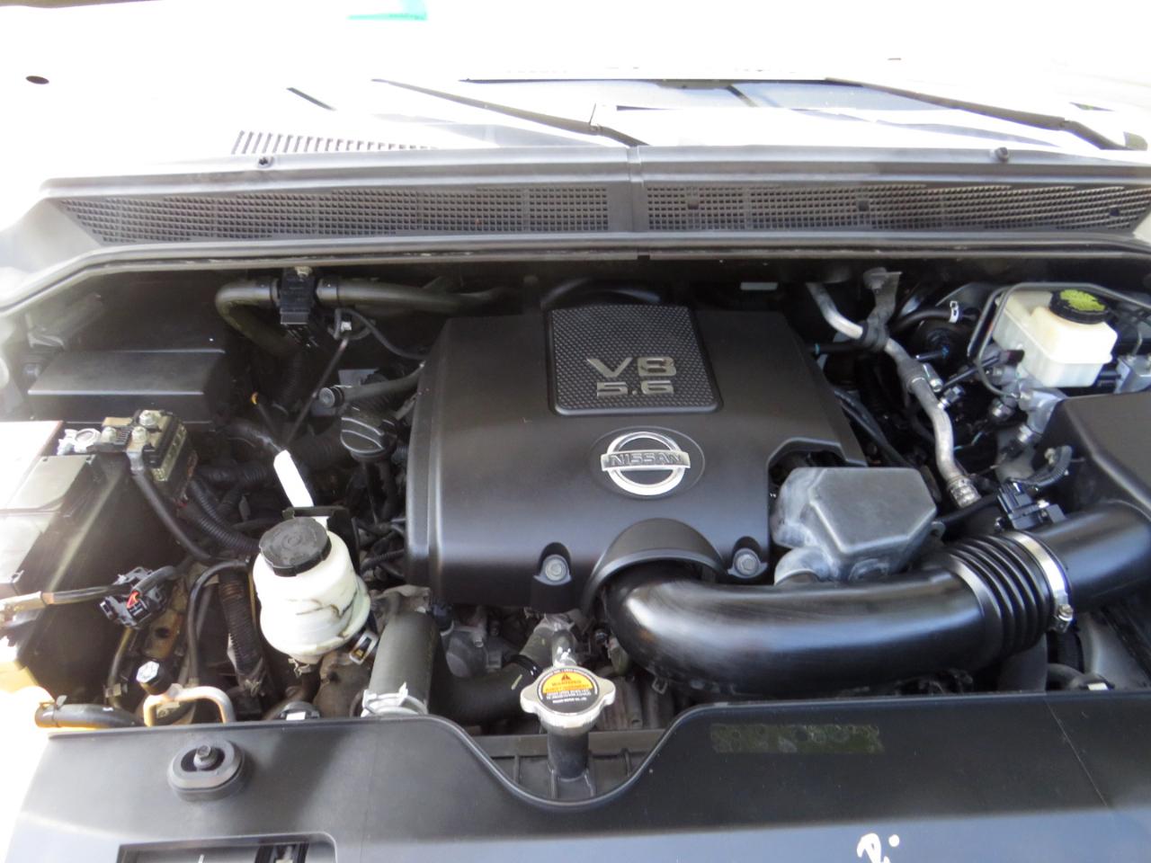 Nissan Titan 4WD Crew Cab SWB SL 2013