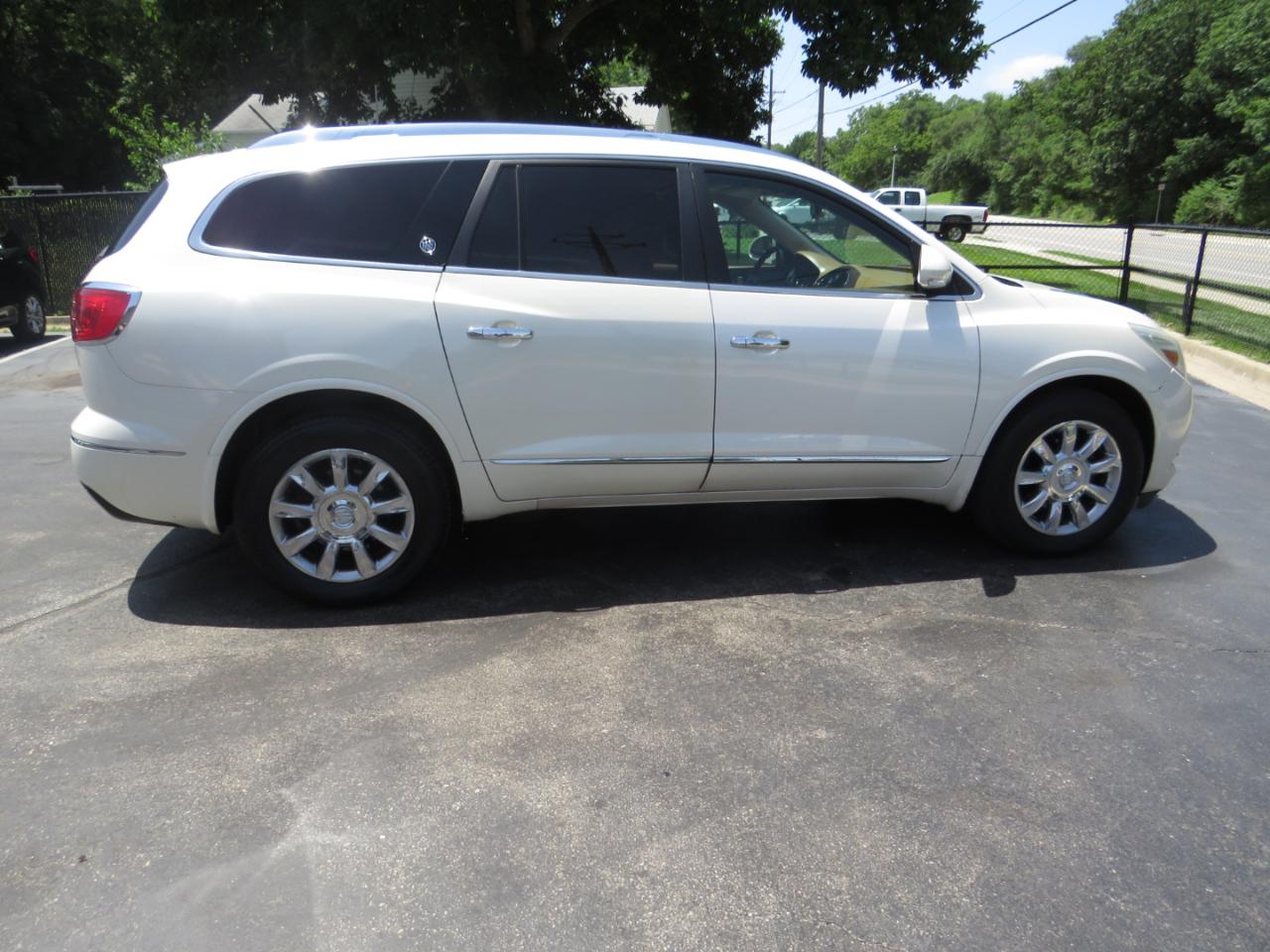 Buick Enclave AWD 4dr Premium 2013