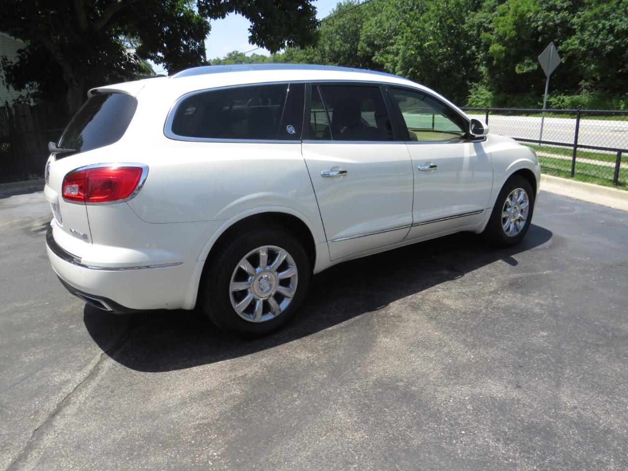 Buick Enclave AWD 4dr Premium 2013