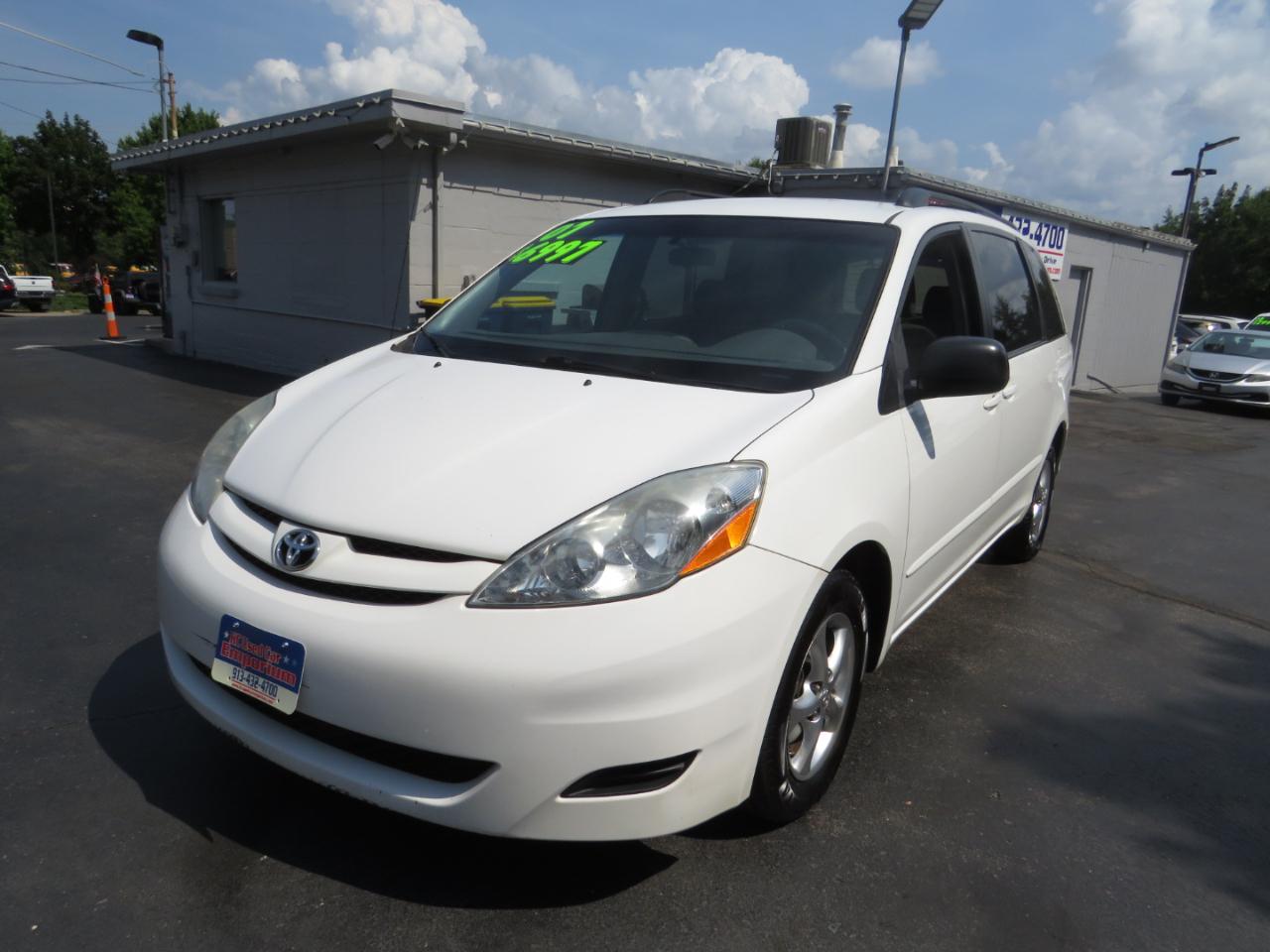 Toyota Sienna 5dr 7-Passenger Van CE FWD (Natl) 2007