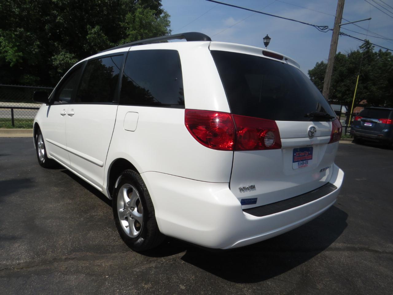 Toyota Sienna 5dr 7-Passenger Van CE FWD (Natl) 2007