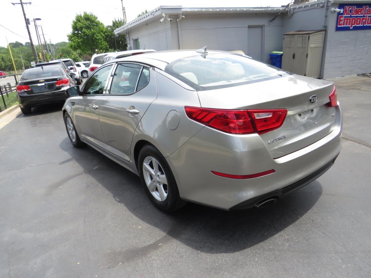 Kia Optima 4dr Sdn LX 2015