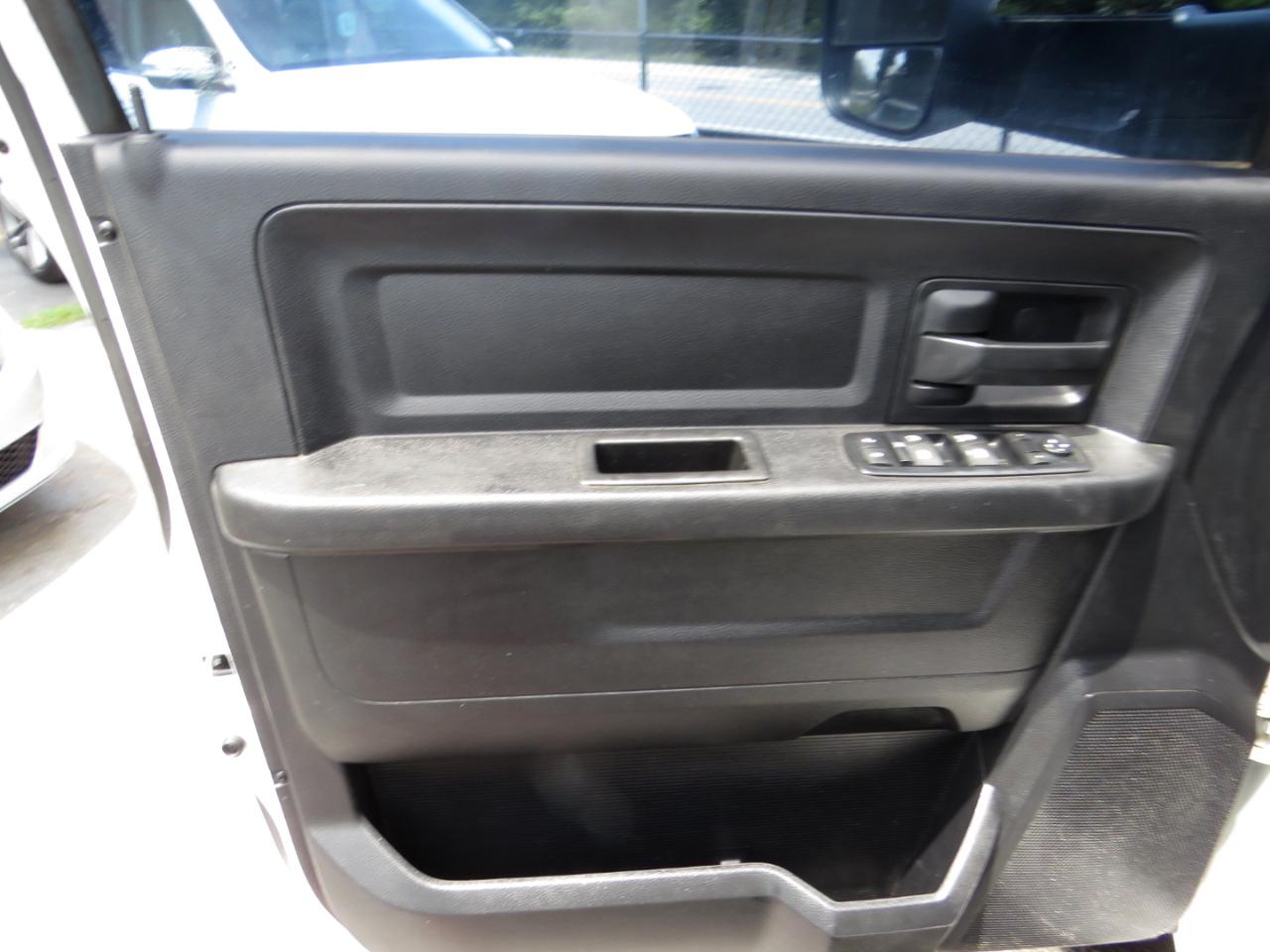 RAM 3500 2WD Crew Cab 169" Tradesman 2015