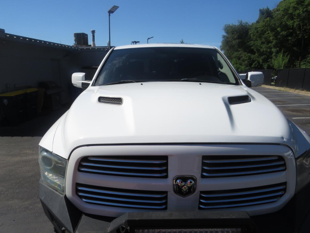 RAM 1500 4WD Crew Cab 140.5" Sport 2014
