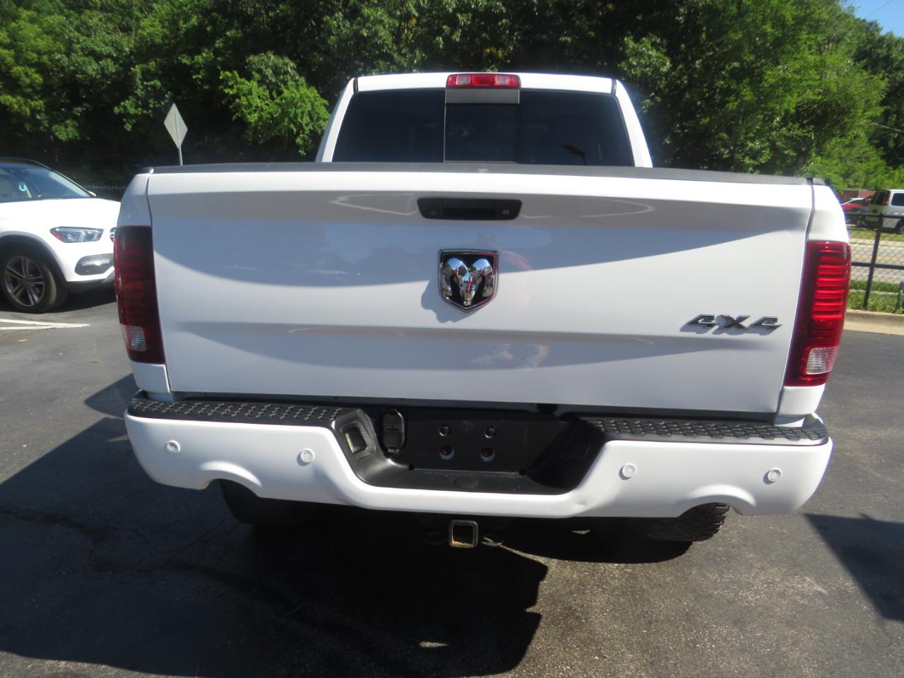 RAM 1500 4WD Crew Cab 140.5" Sport 2014