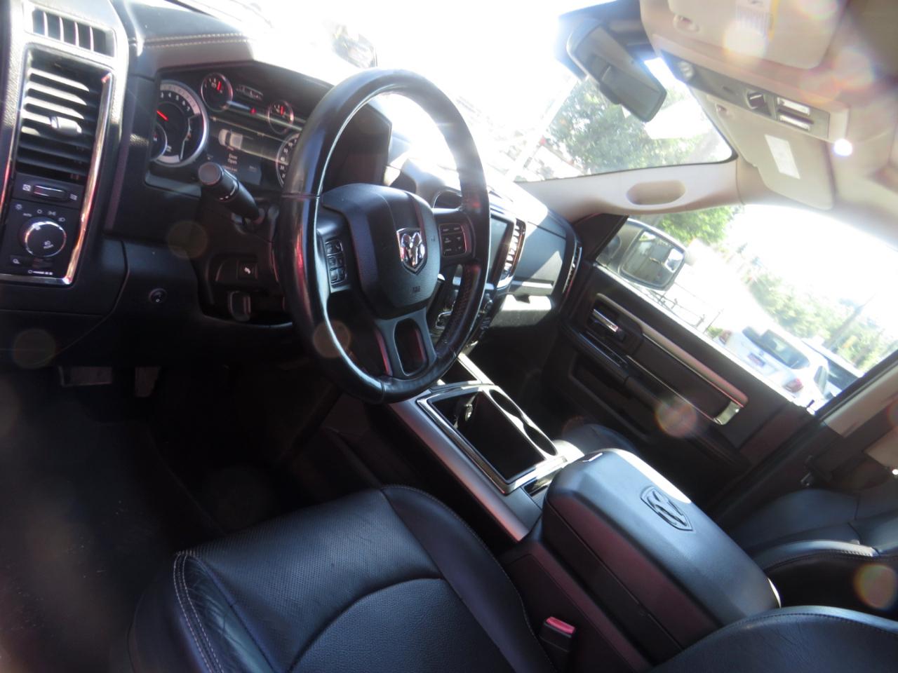 RAM 1500 4WD Crew Cab 140.5" Sport 2014