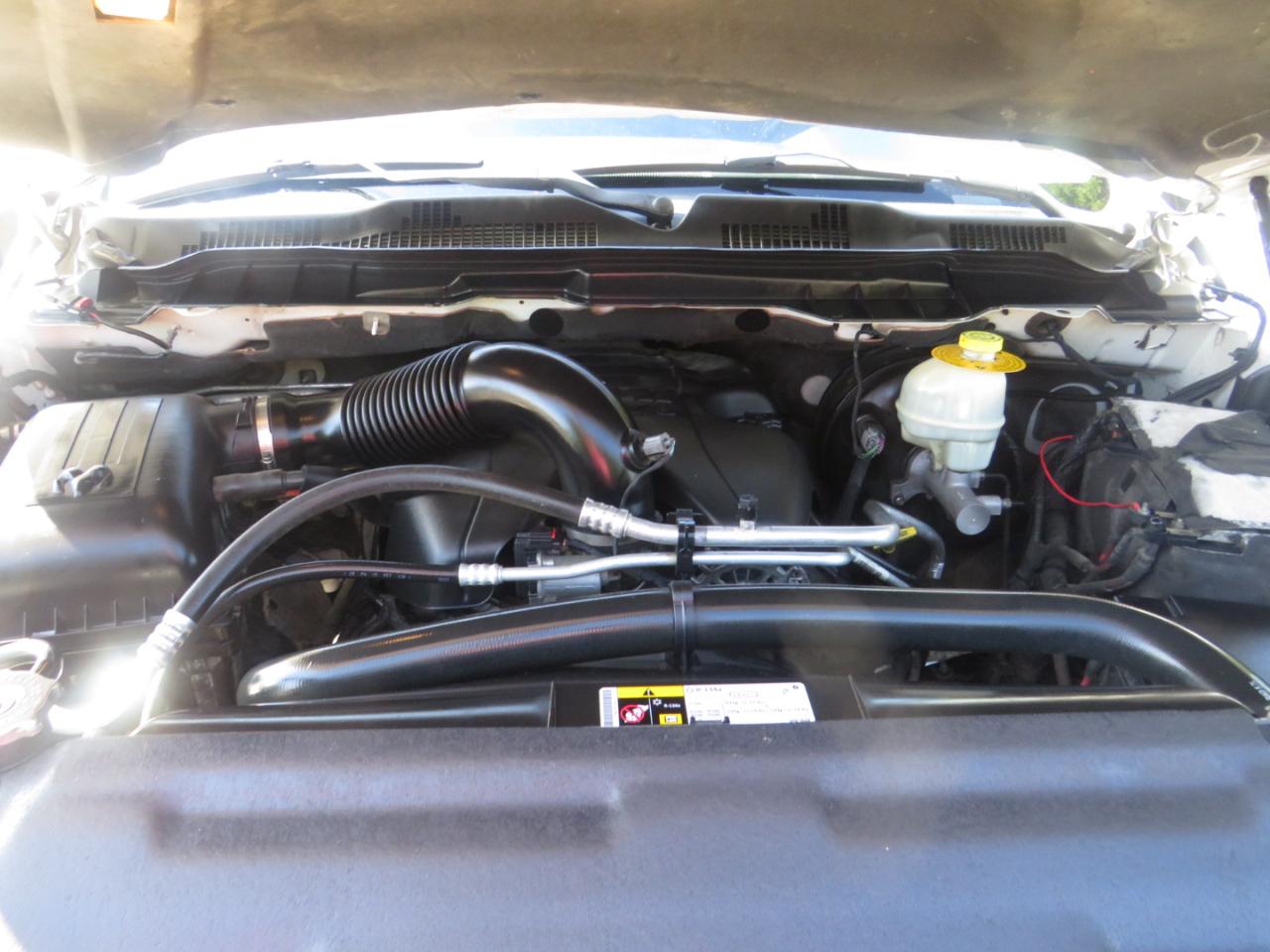 RAM 1500 4WD Crew Cab 140.5" Sport 2014