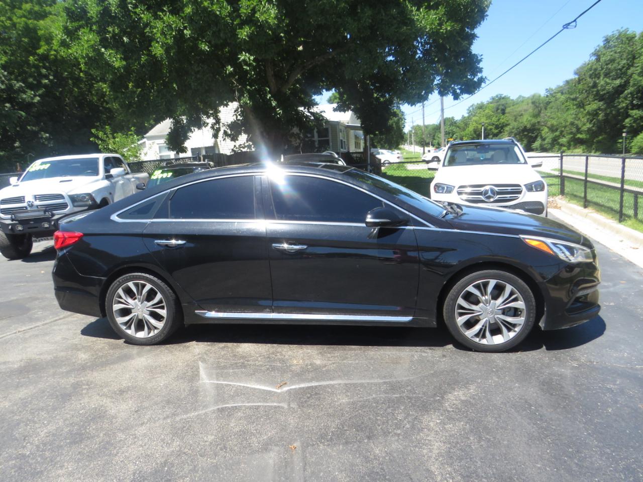 Hyundai Sonata 4dr Sdn 2.0T Limited w/Gray Accents 2015