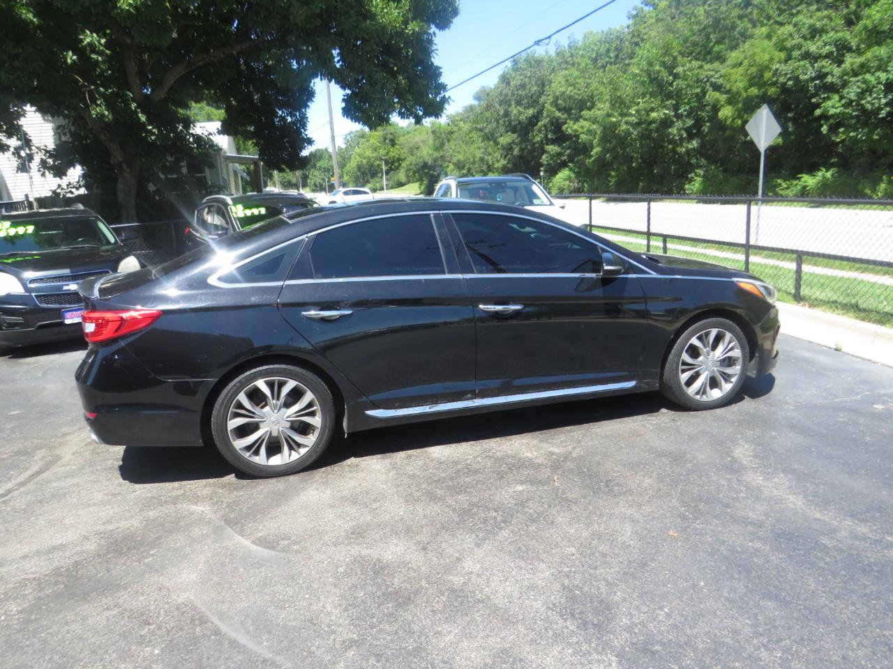 Hyundai Sonata 4dr Sdn 2.0T Limited w/Gray Accents 2015