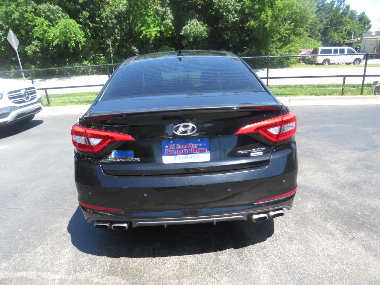 Hyundai Sonata 4dr Sdn 2.0T Limited w/Gray Accents 2015