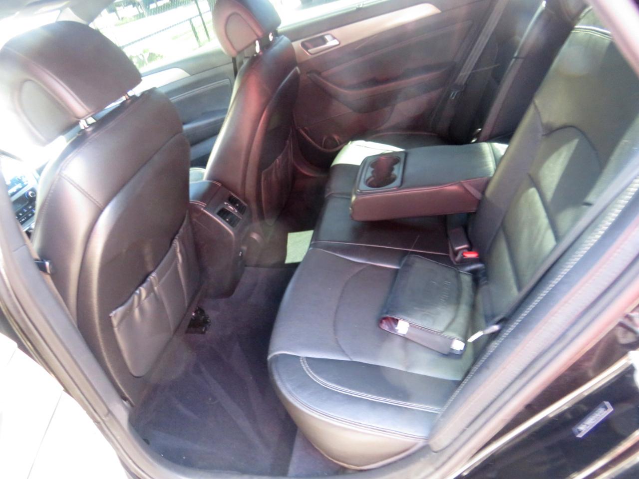 Hyundai Sonata 4dr Sdn 2.0T Limited w/Gray Accents 2015