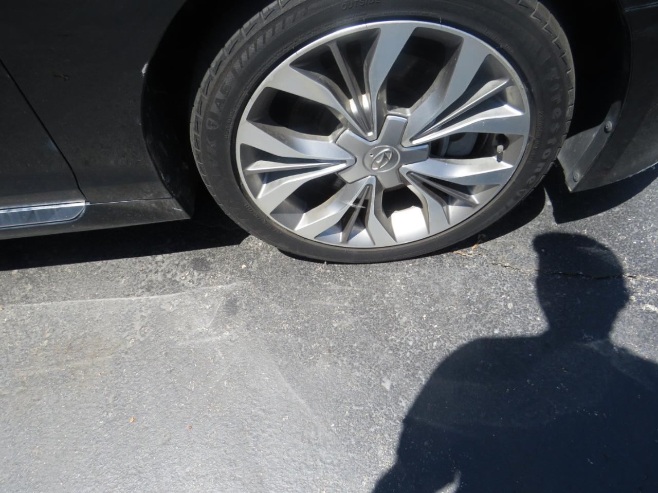 Hyundai Sonata 4dr Sdn 2.0T Limited w/Gray Accents 2015