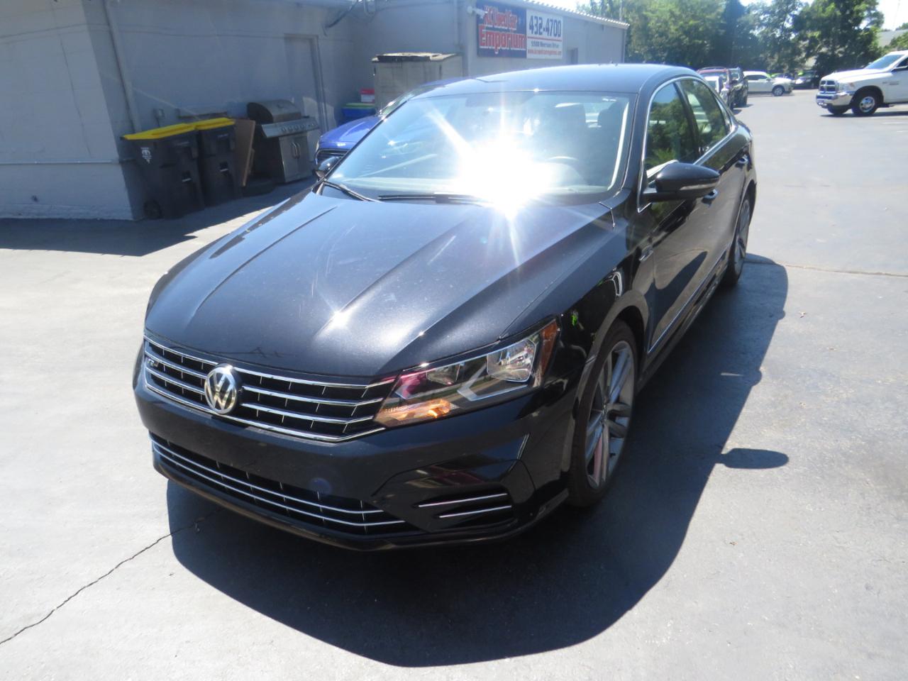 Volkswagen Passat R-Line w/Comfort Pkg Auto 2017