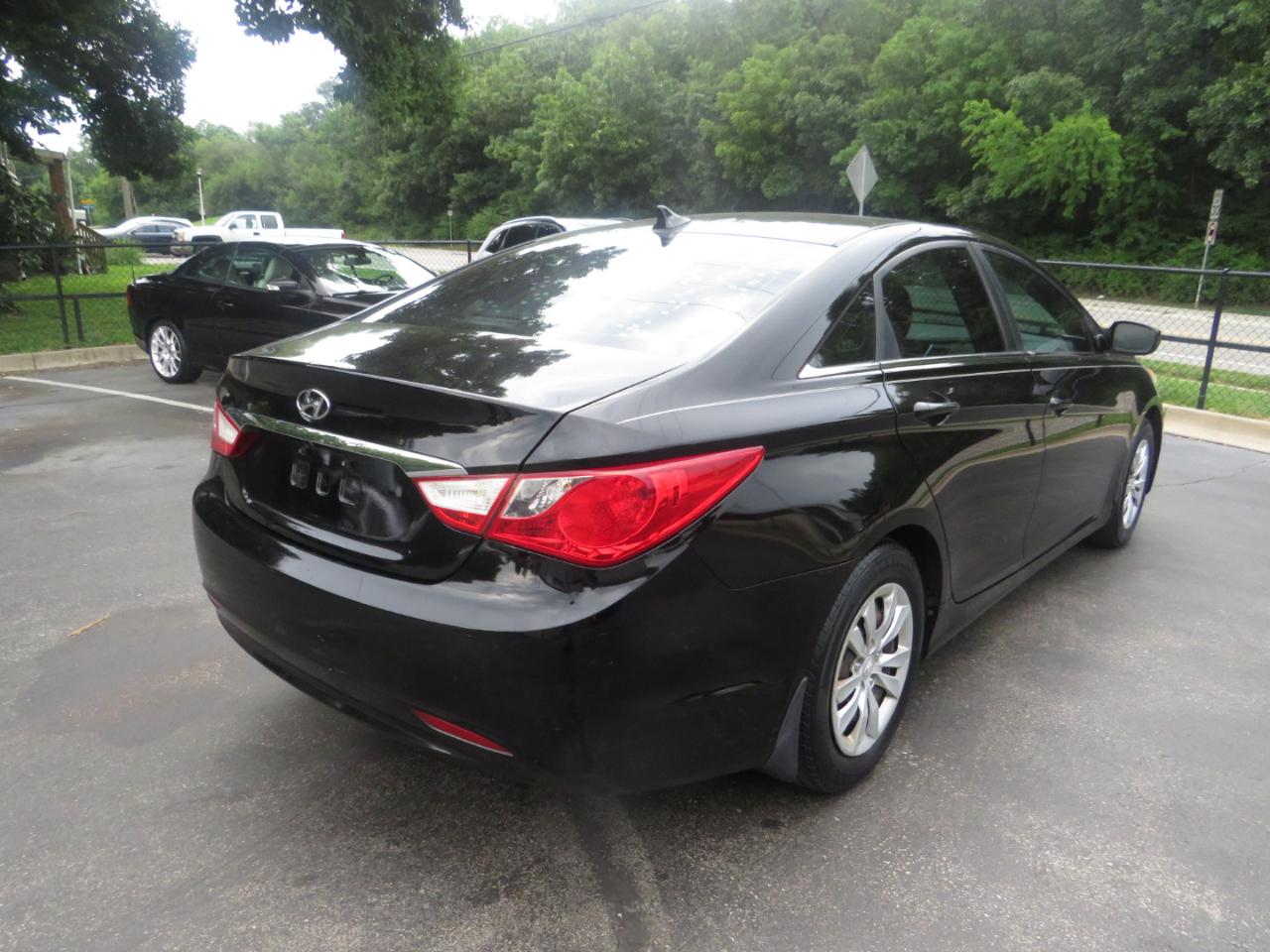 Hyundai Sonata 4dr Sdn 2.4L Auto GLS 2011
