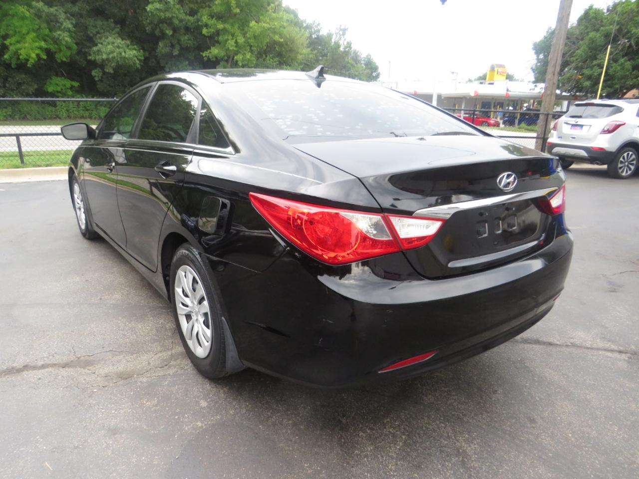Hyundai Sonata 4dr Sdn 2.4L Auto GLS 2011