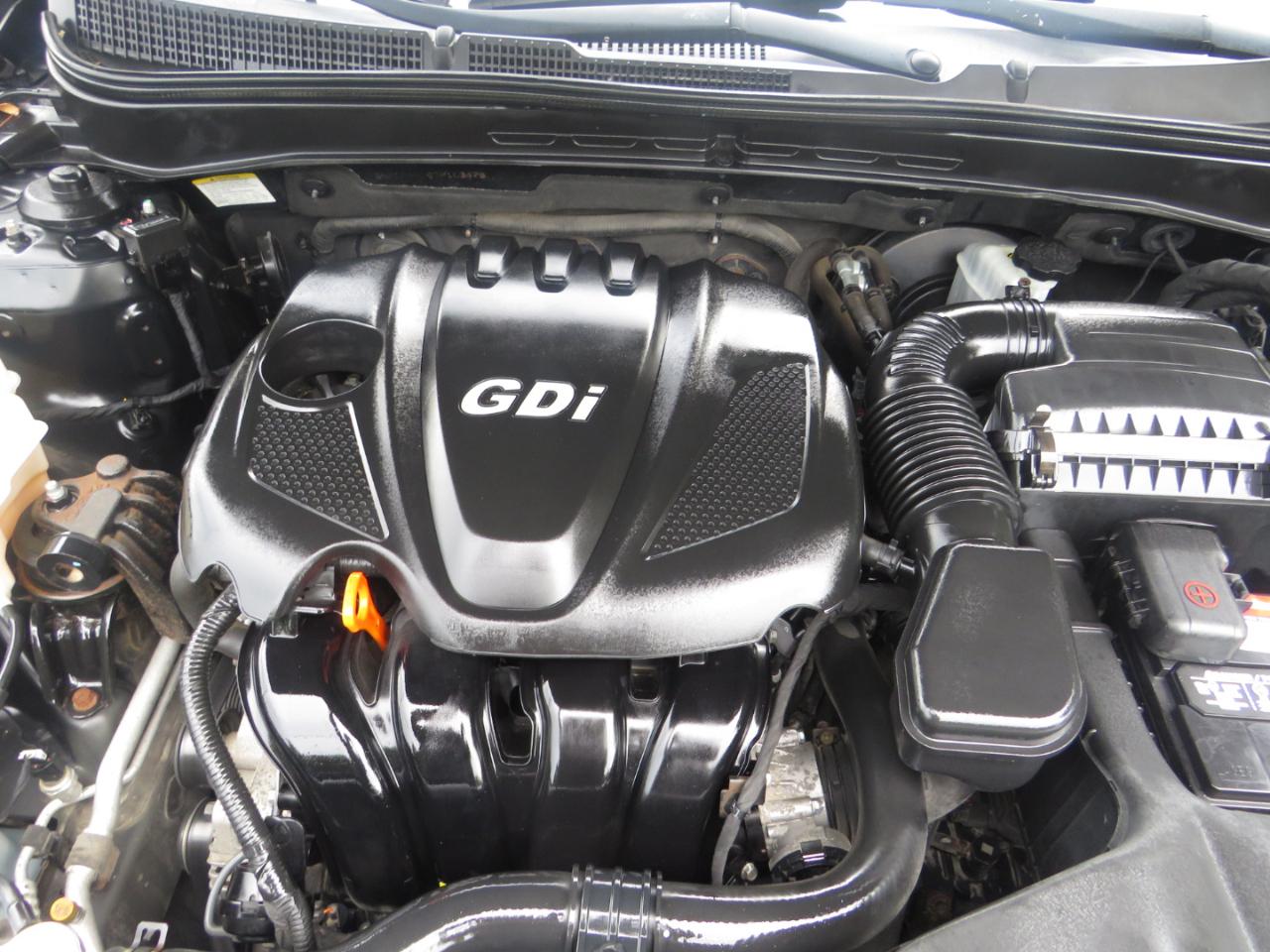 Hyundai Sonata 4dr Sdn 2.4L Auto GLS 2011