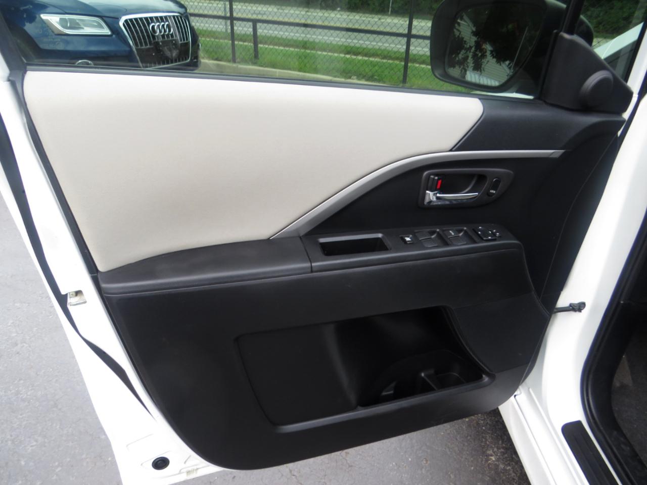 Mazda MAZDA5 4dr Wgn Auto Grand Touring 2012