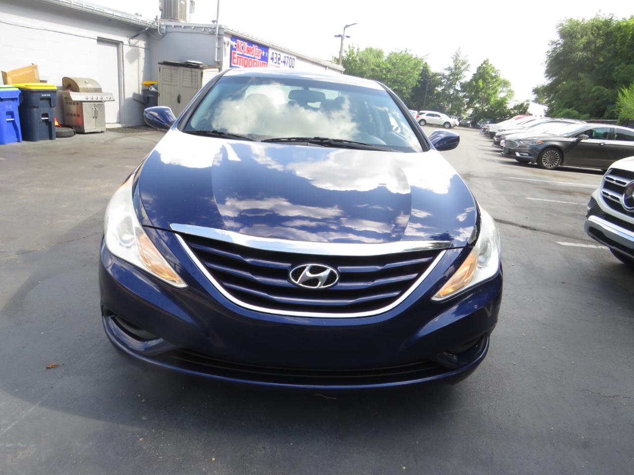 Hyundai Sonata 4dr Sdn 2.4L Auto GLS 2012