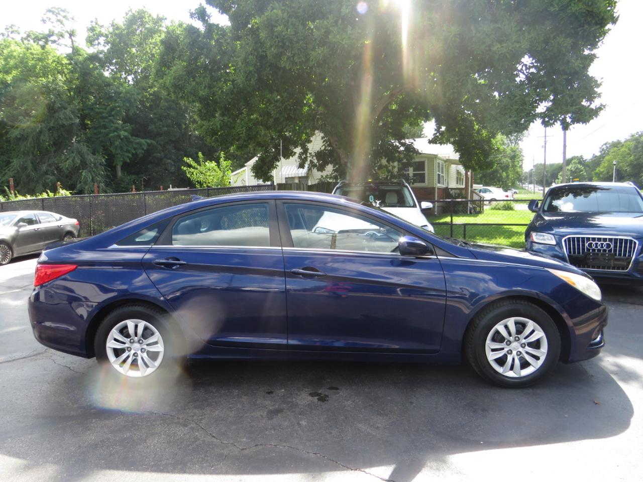 Hyundai Sonata 4dr Sdn 2.4L Auto GLS 2012