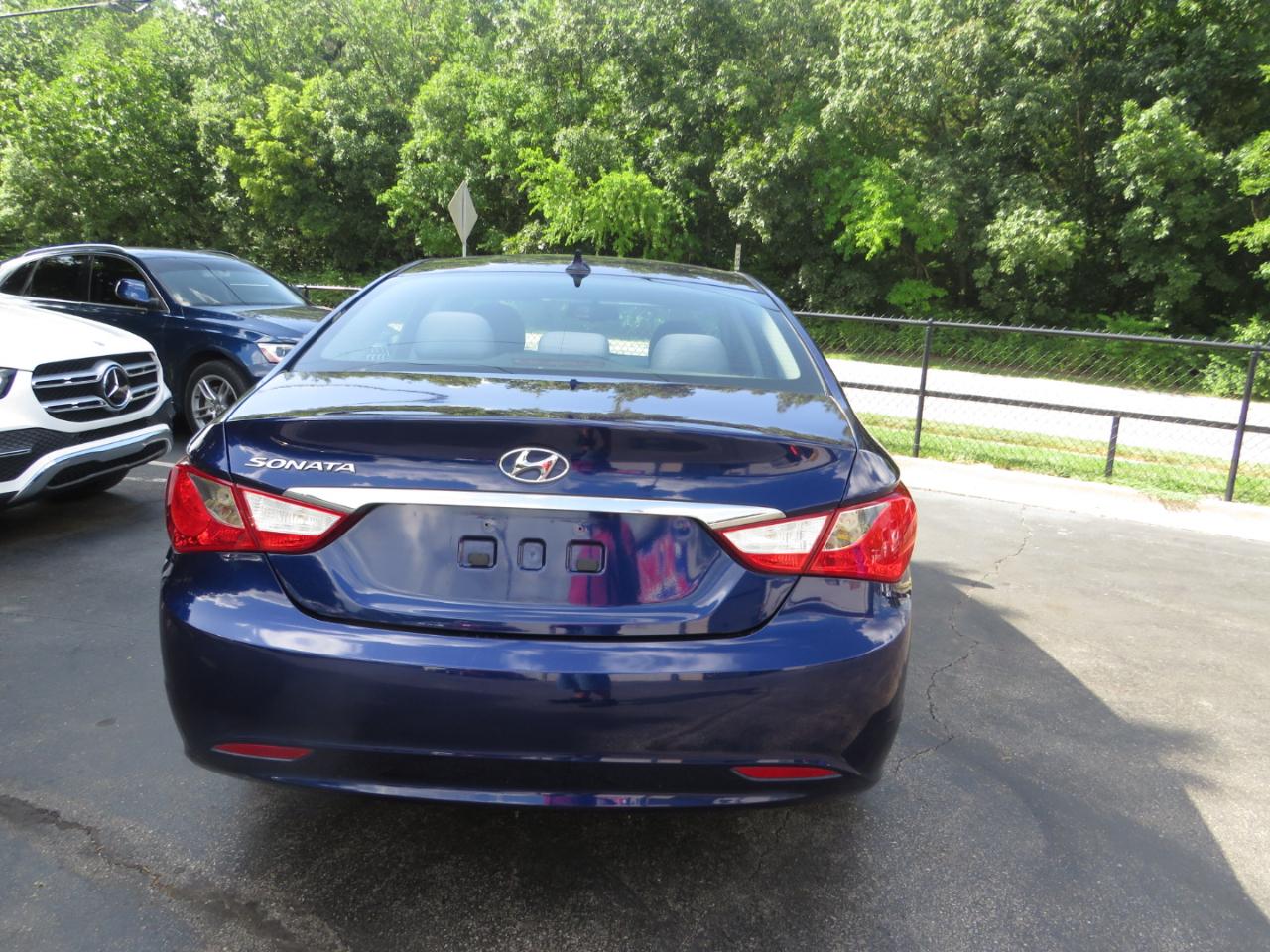 Hyundai Sonata 4dr Sdn 2.4L Auto GLS 2012