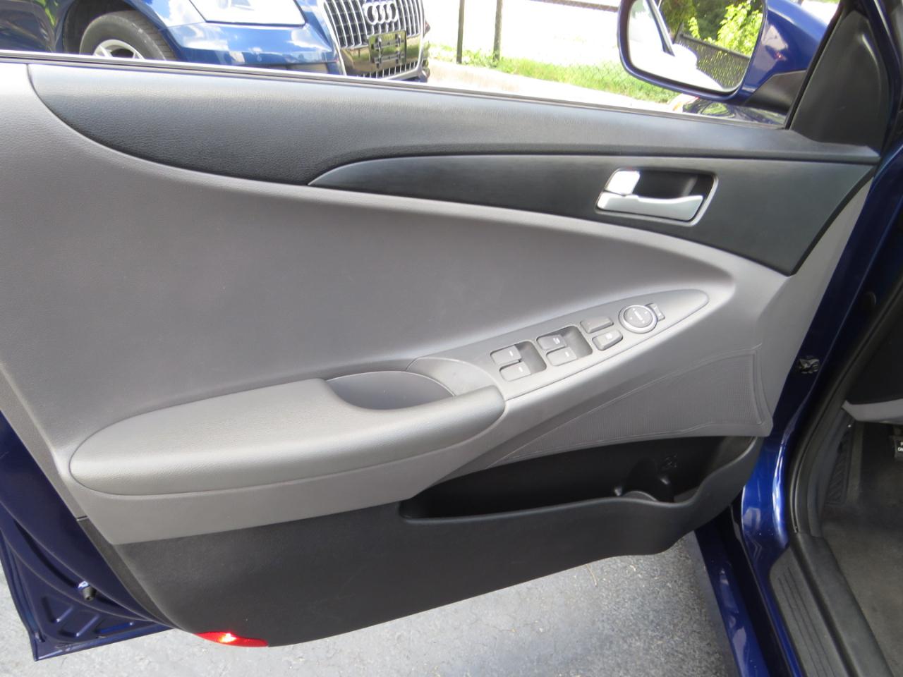Hyundai Sonata 4dr Sdn 2.4L Auto GLS 2012