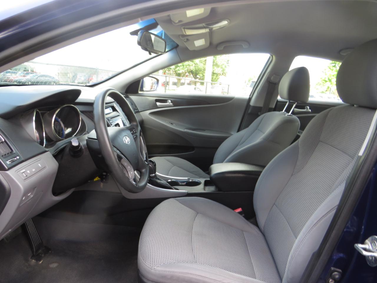 Hyundai Sonata 4dr Sdn 2.4L Auto GLS 2012
