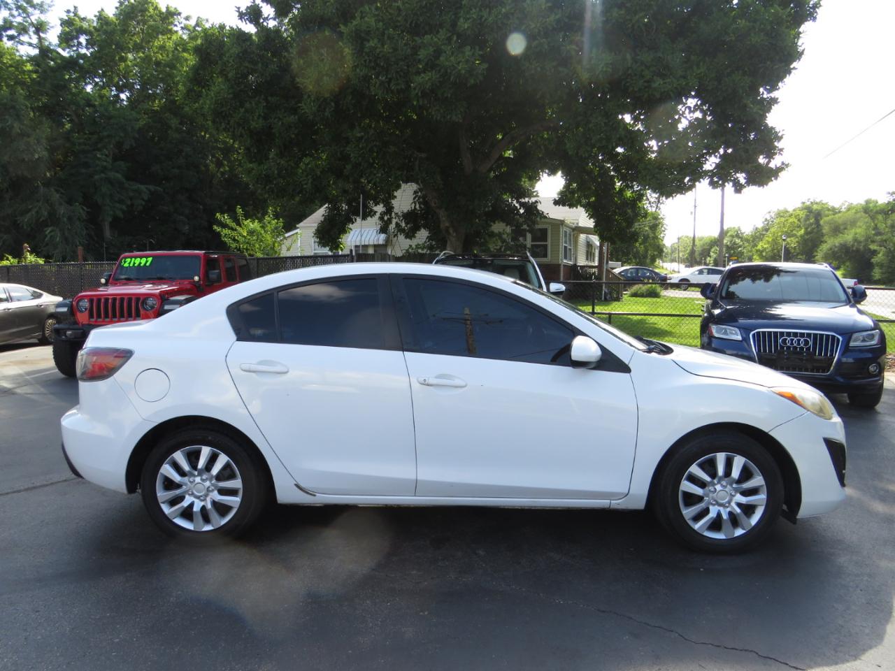 Mazda MAZDA3 4dr Sdn Auto i Sport 2011