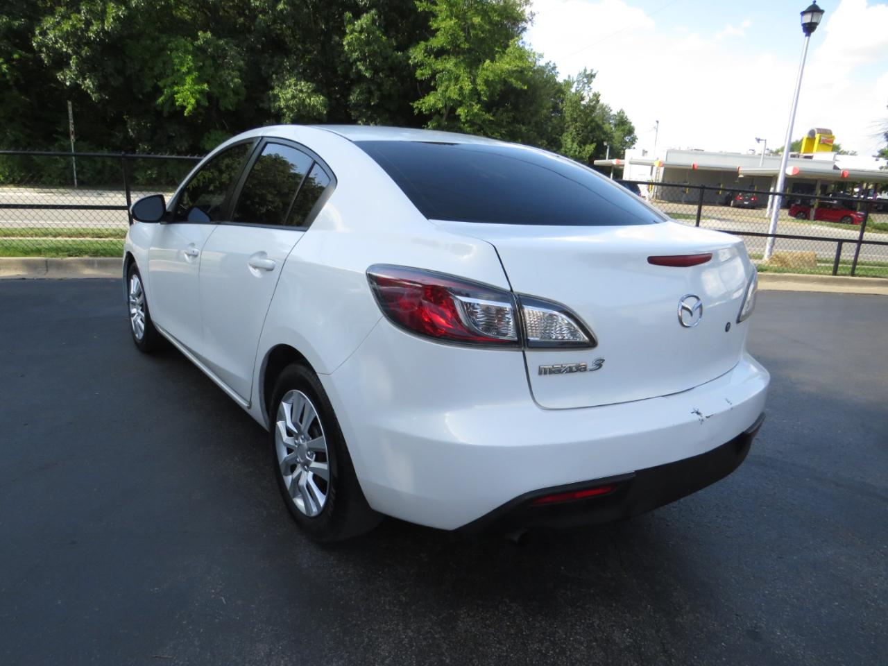 Mazda MAZDA3 4dr Sdn Auto i Sport 2011