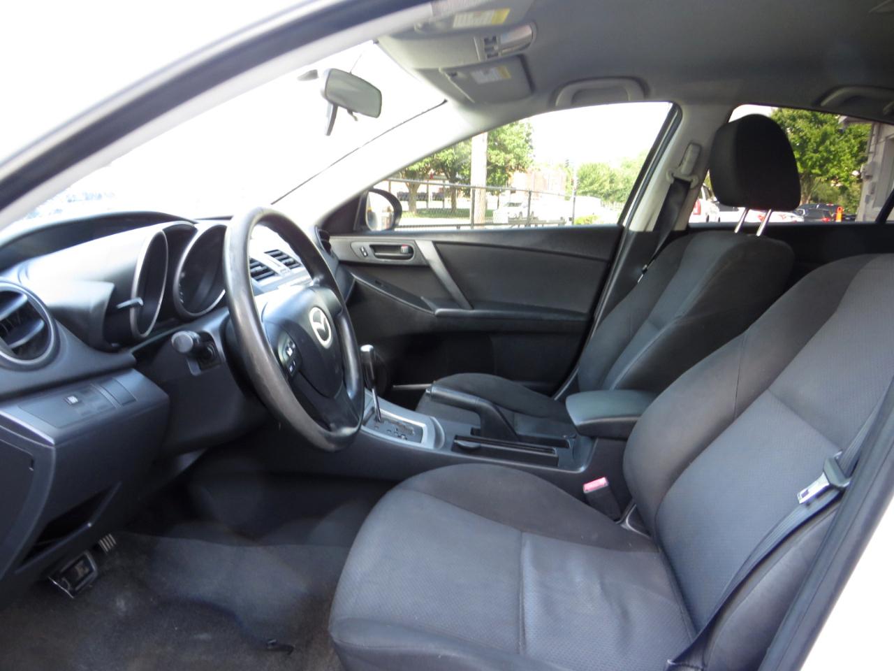 Mazda MAZDA3 4dr Sdn Auto i Sport 2011