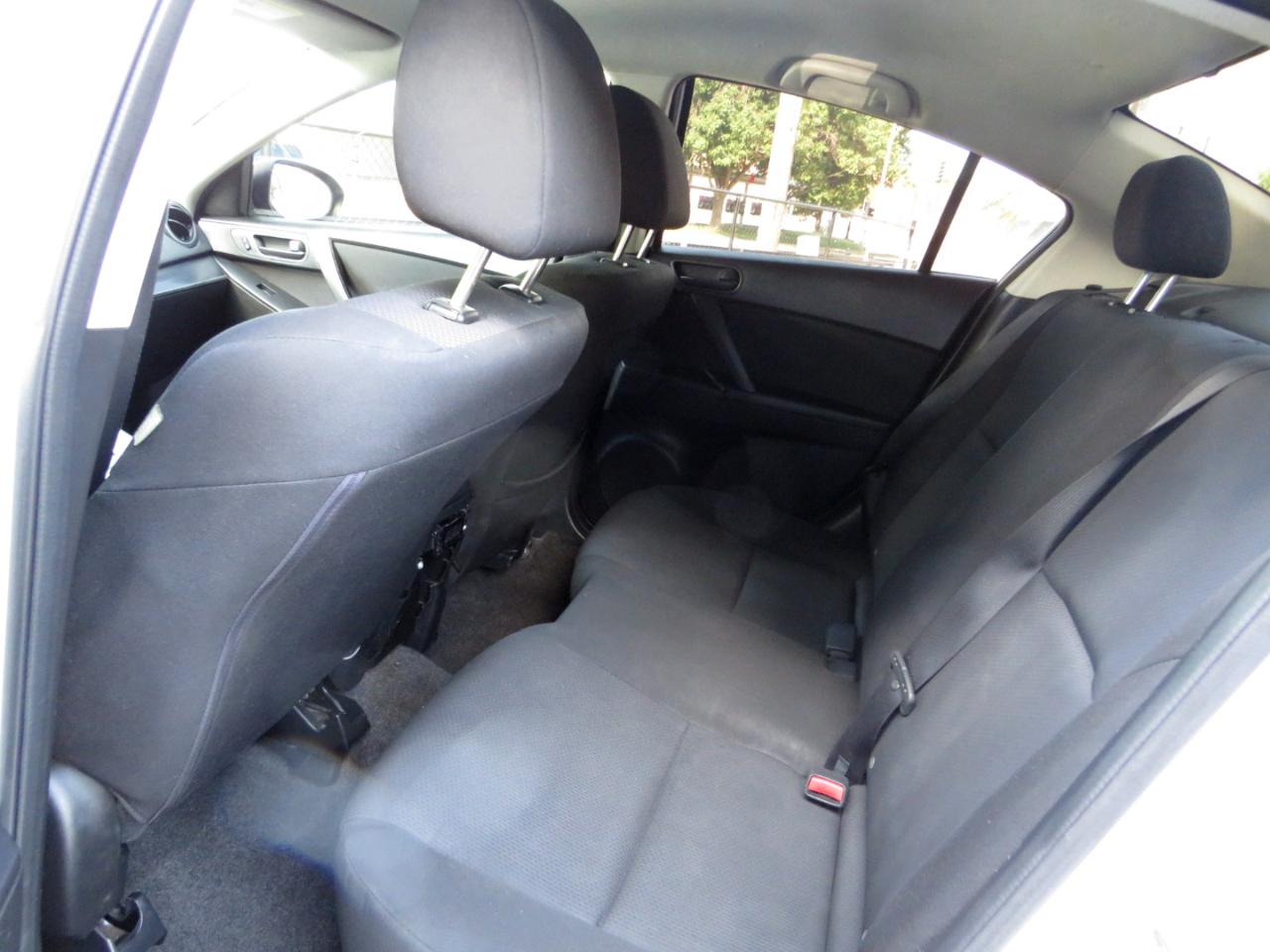 Mazda MAZDA3 4dr Sdn Auto i Sport 2011