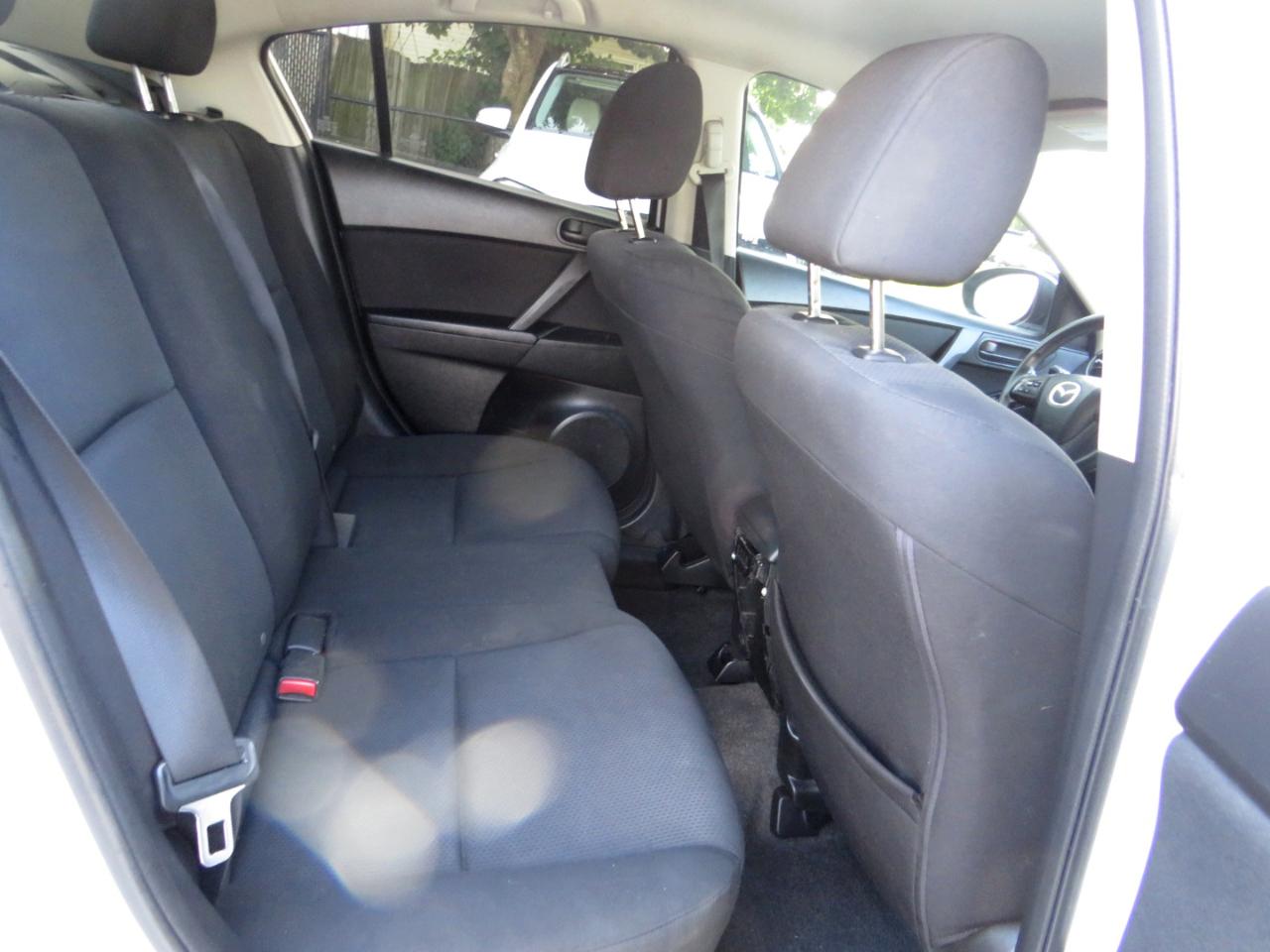 Mazda MAZDA3 4dr Sdn Auto i Sport 2011