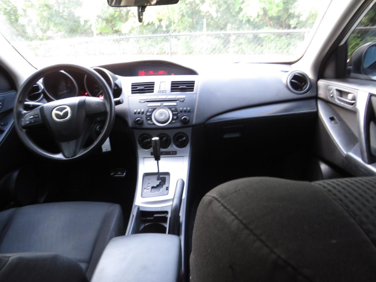 Mazda MAZDA3 4dr Sdn Auto i Sport 2011