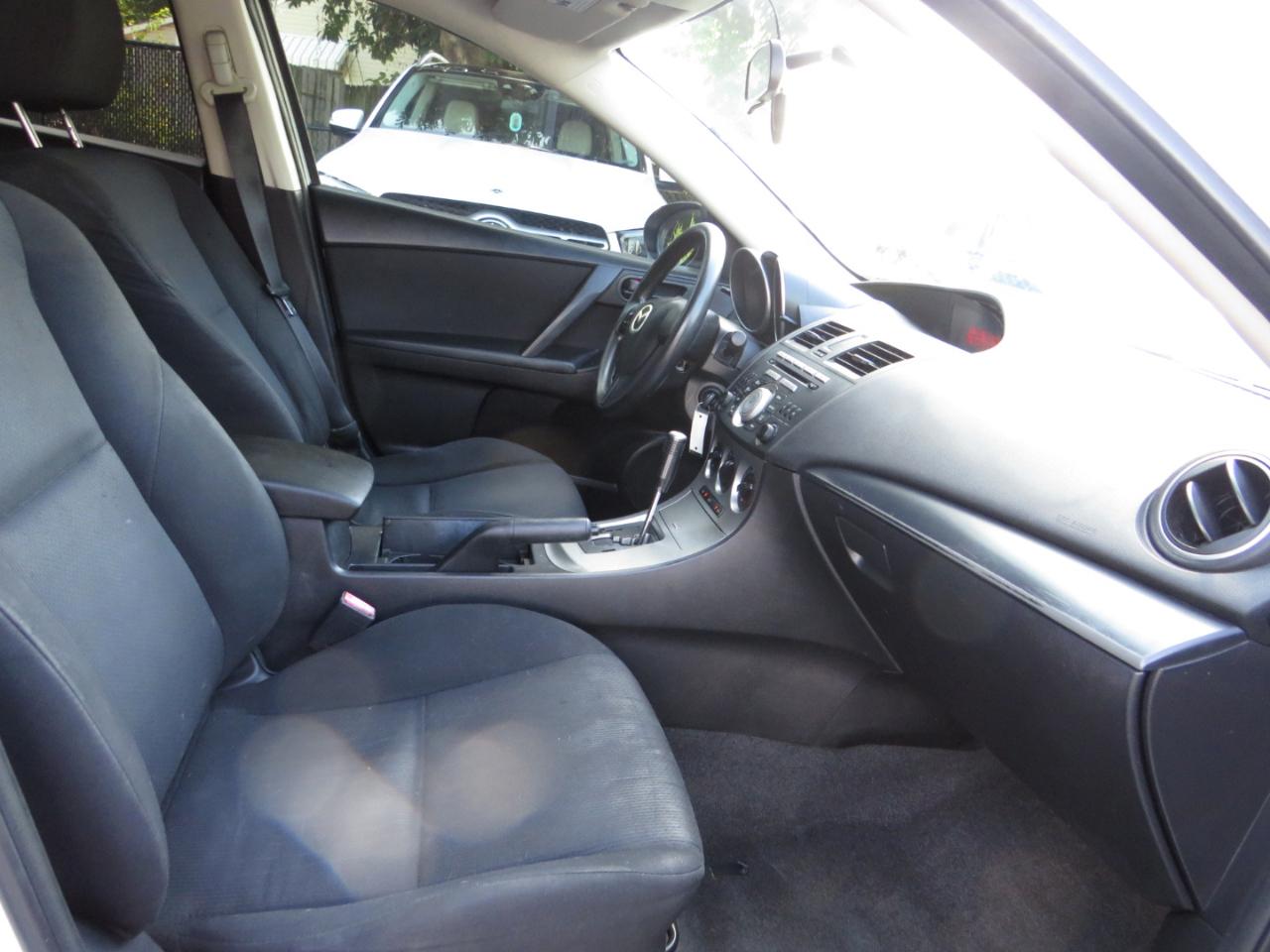 Mazda MAZDA3 4dr Sdn Auto i Sport 2011