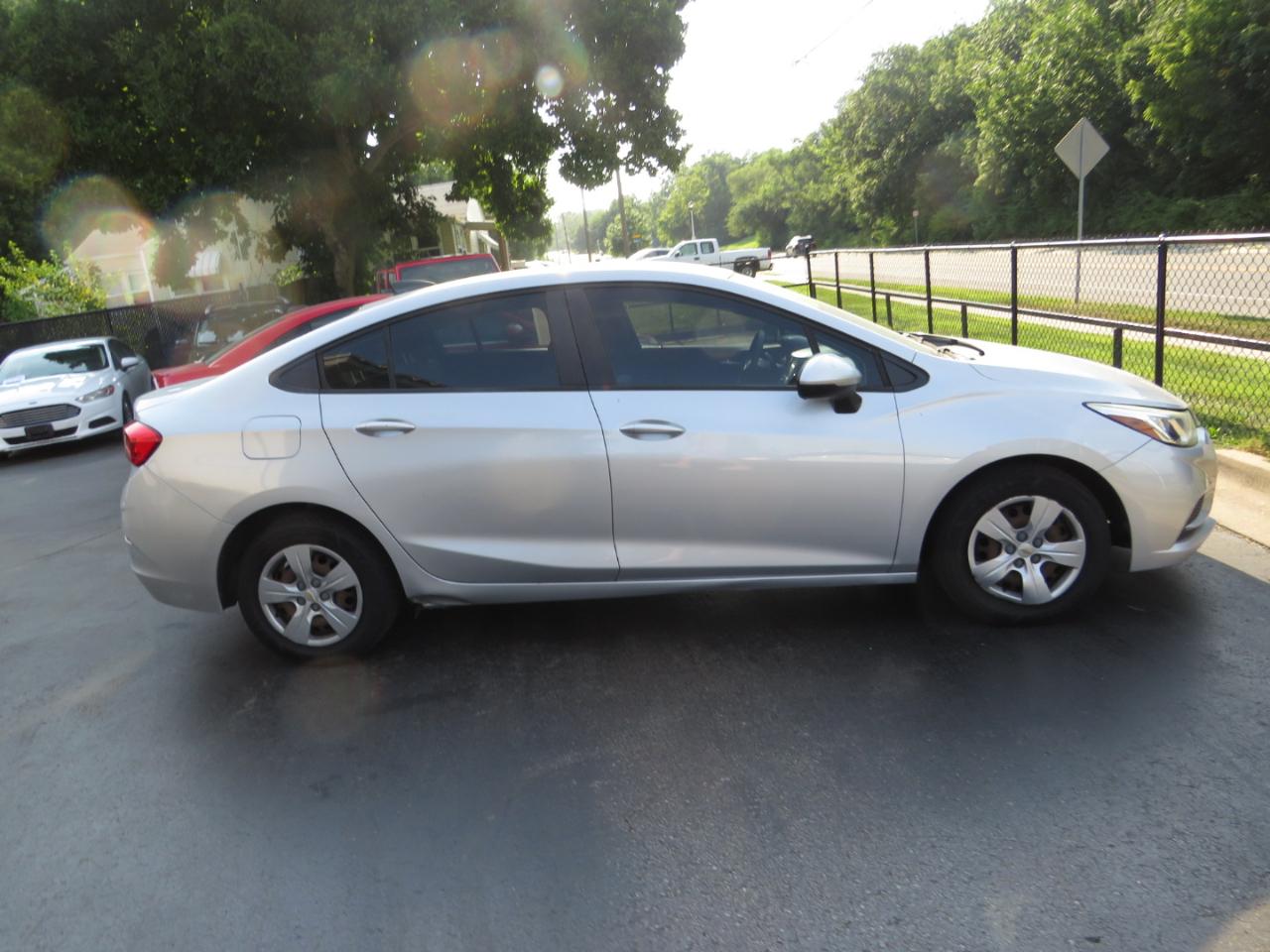 Chevrolet Cruze 4dr Sdn 1.4L LS w/1SB 2018