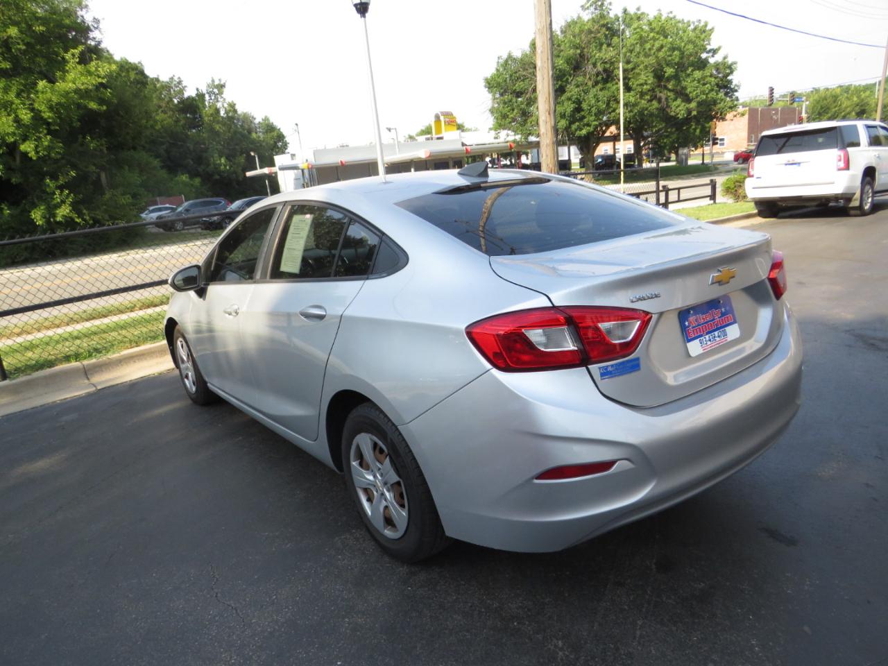 Chevrolet Cruze 4dr Sdn 1.4L LS w/1SB 2018