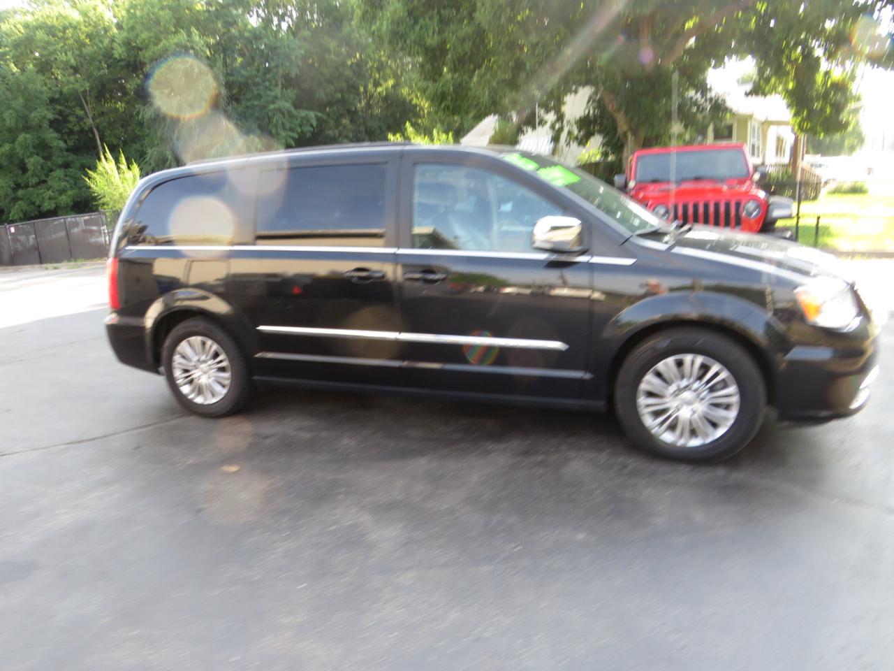 Chrysler Town & Country 4dr Wgn Touring-L 2015