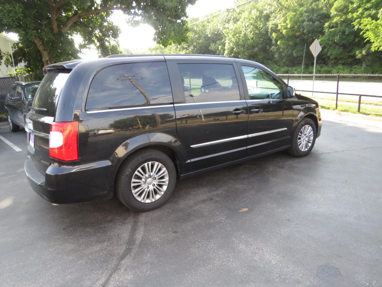 Chrysler Town & Country 4dr Wgn Touring-L 2015