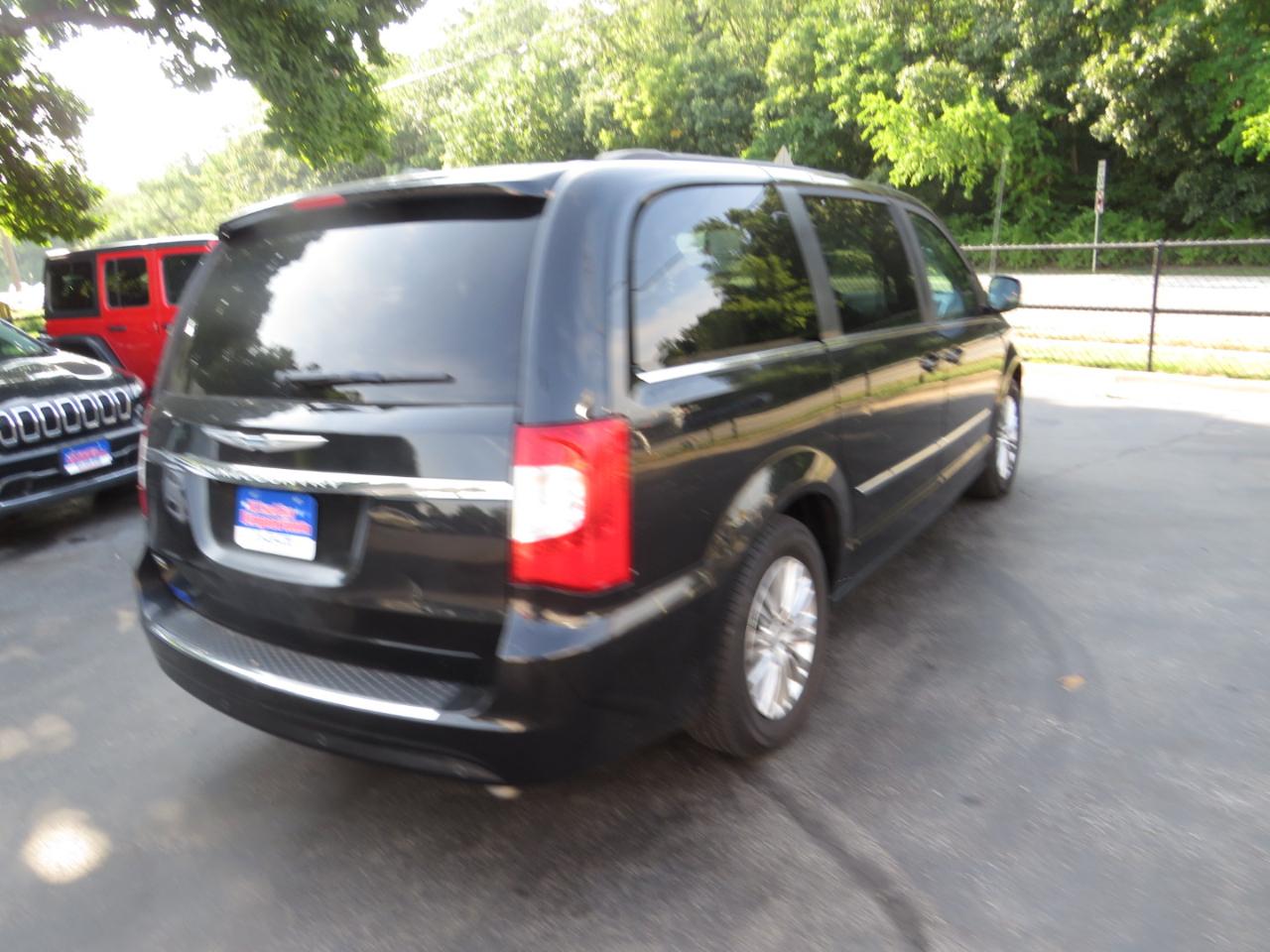Chrysler Town & Country 4dr Wgn Touring-L 2015
