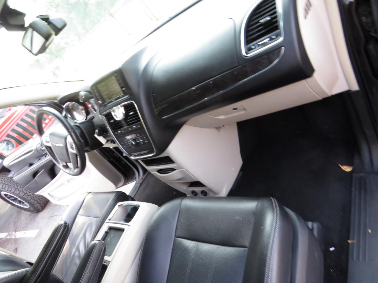 Chrysler Town & Country 4dr Wgn Touring-L 2015