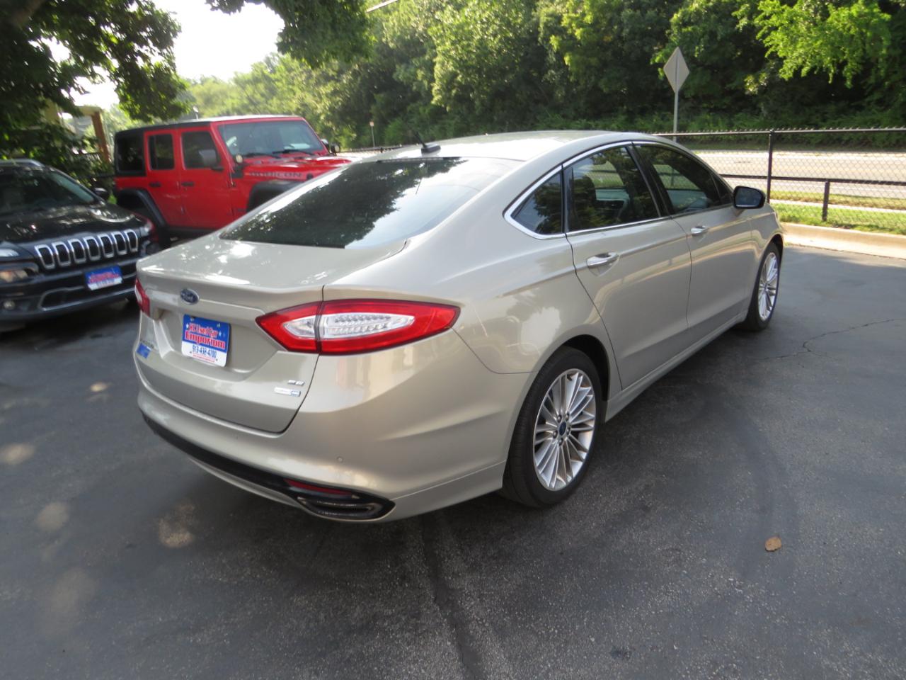 Ford Fusion 4dr Sdn SE AWD 2016