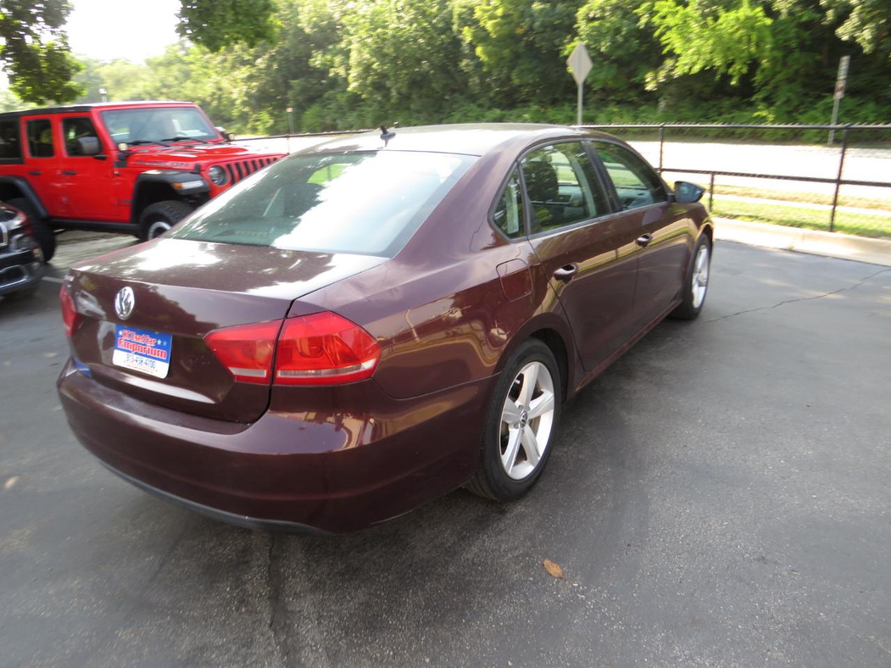 Volkswagen Passat 4dr Sdn 2.5L Auto S PZEV 2012