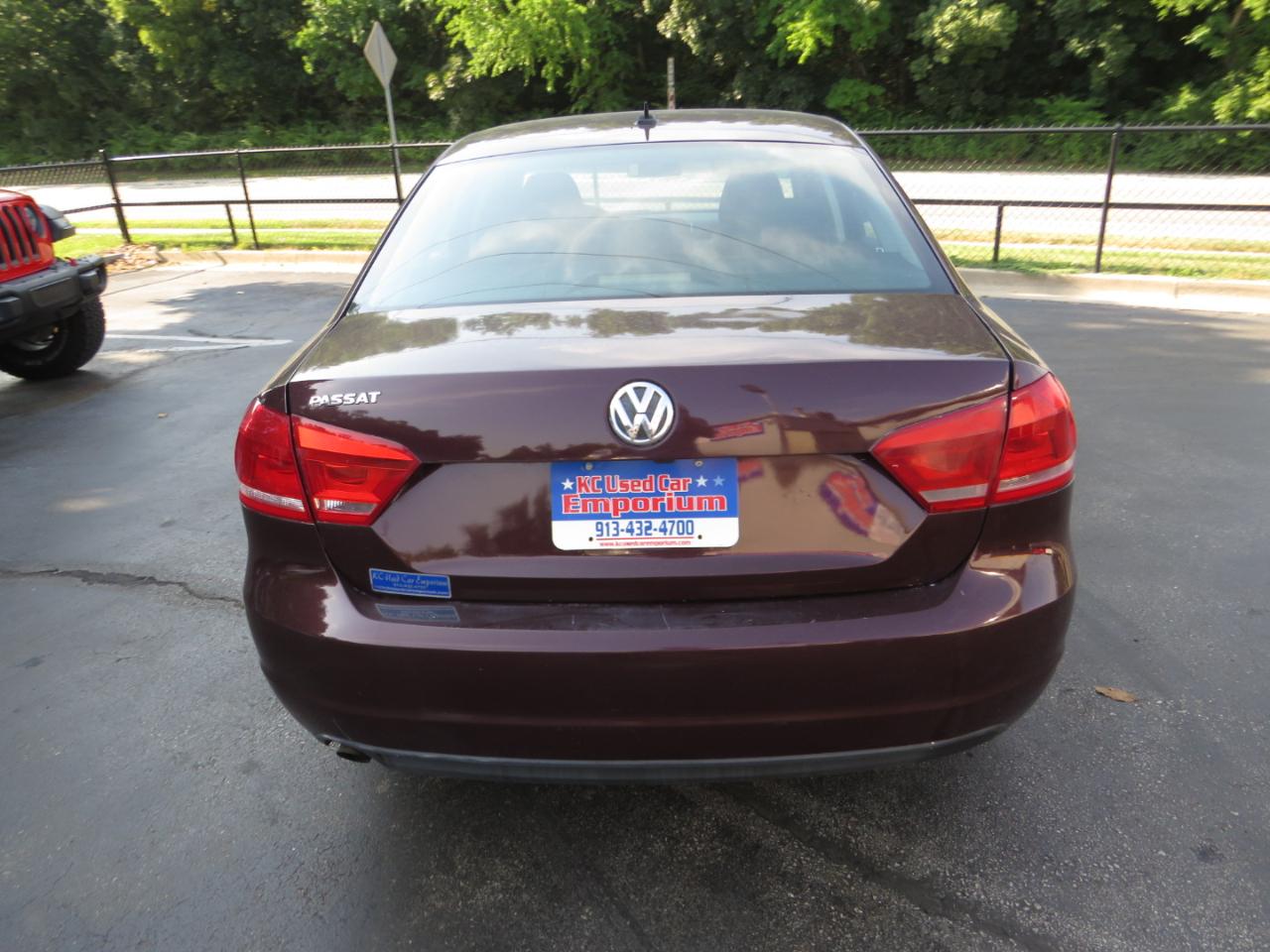 Volkswagen Passat 4dr Sdn 2.5L Auto S PZEV 2012