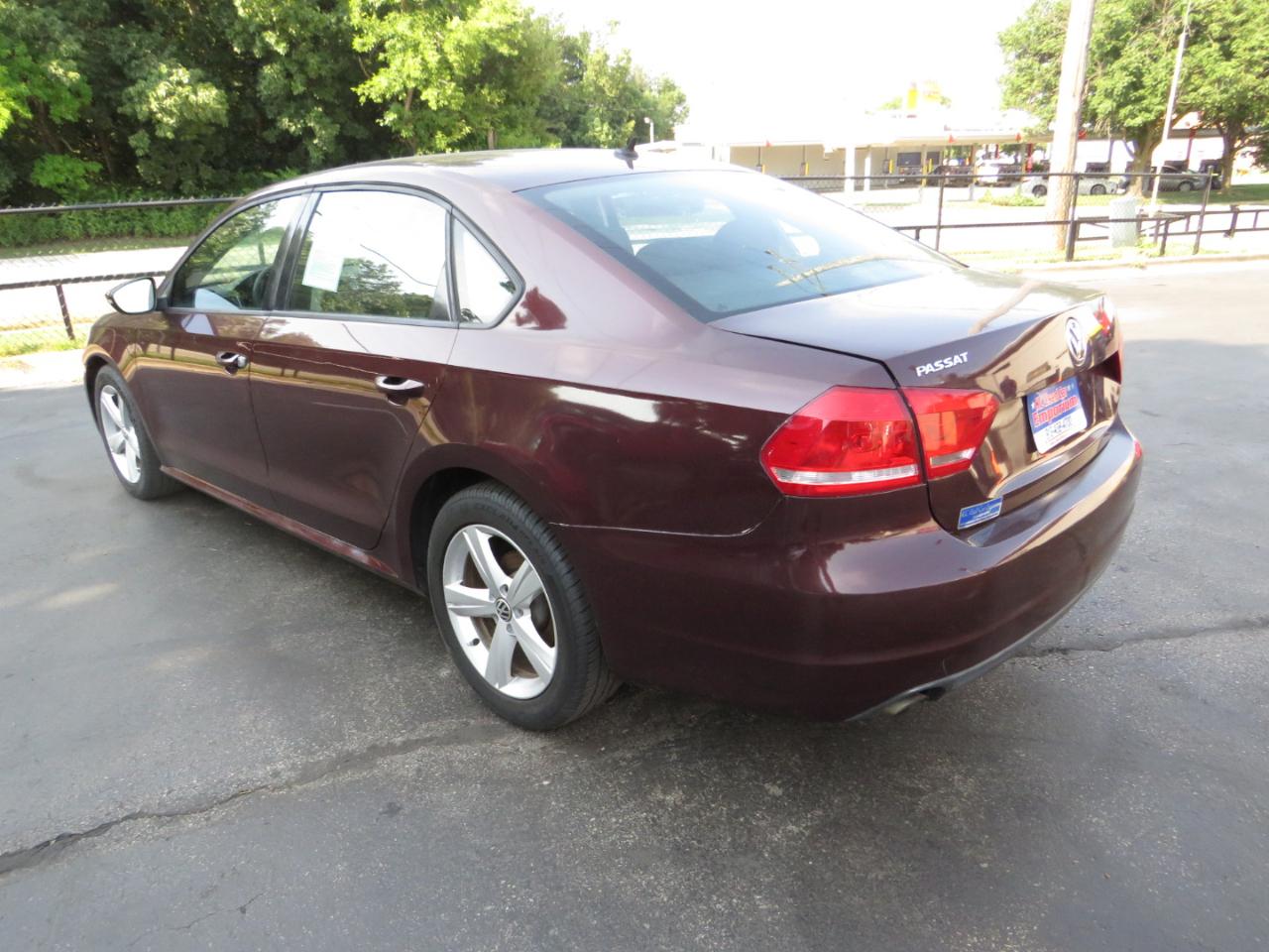 Volkswagen Passat 4dr Sdn 2.5L Auto S PZEV 2012