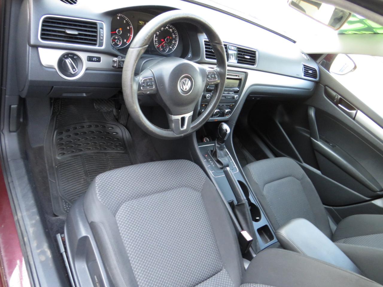 Volkswagen Passat 4dr Sdn 2.5L Auto S PZEV 2012