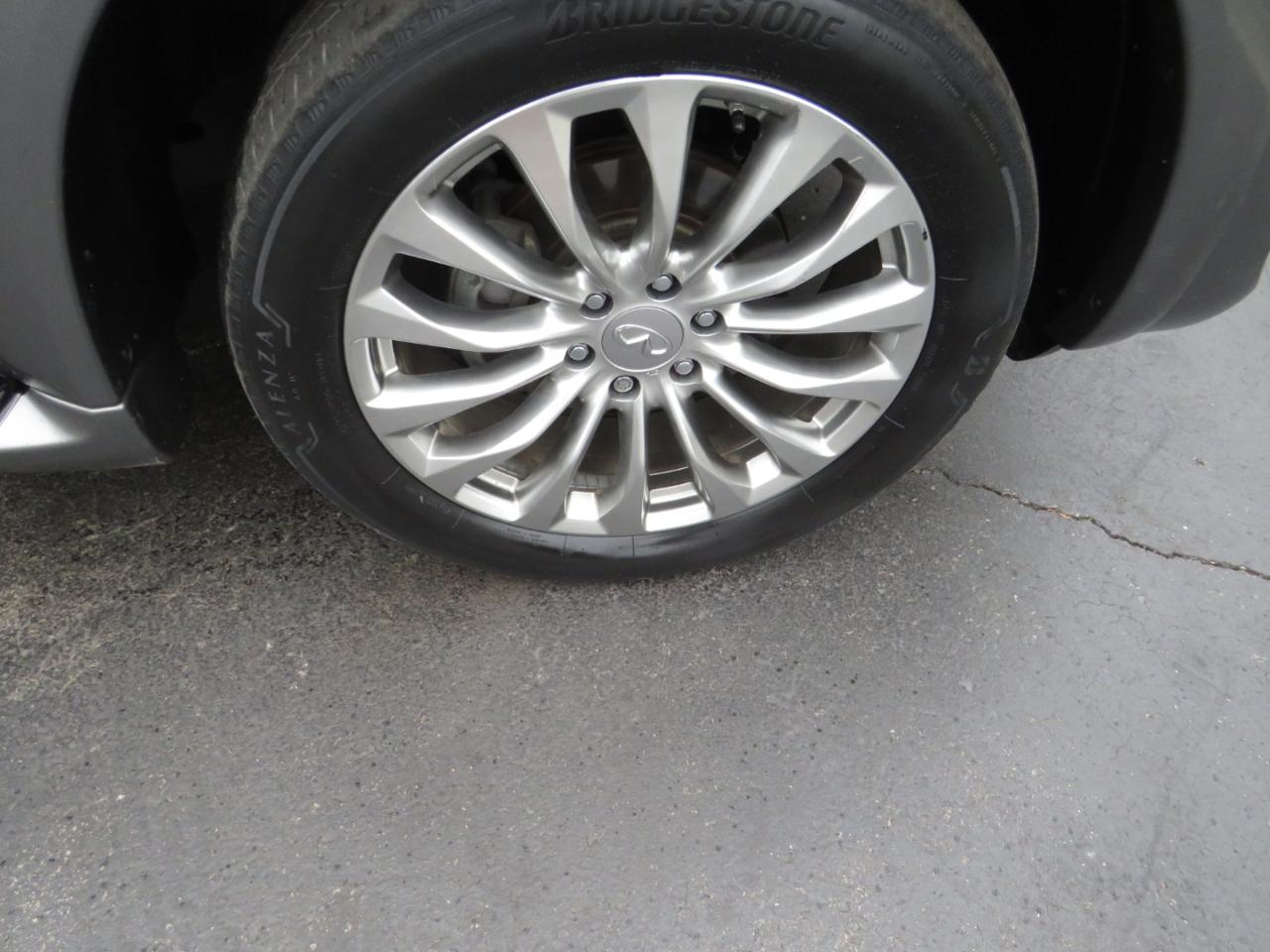 Infiniti QX80 4WD 4dr 2015