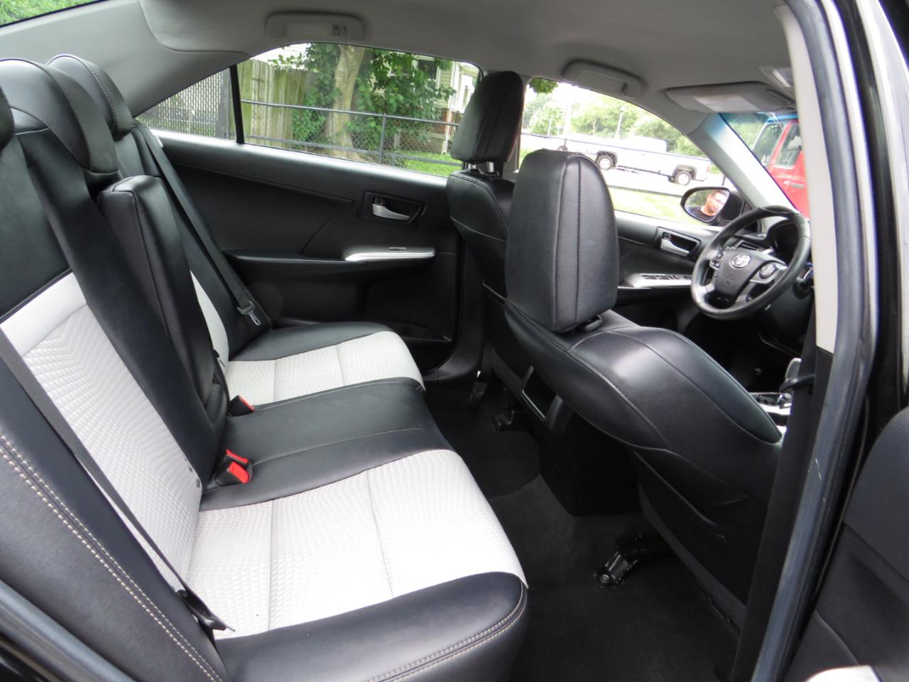 Toyota Camry Hybrid 2014.5 4dr Sdn SE Limited Edition (Natl) 2014