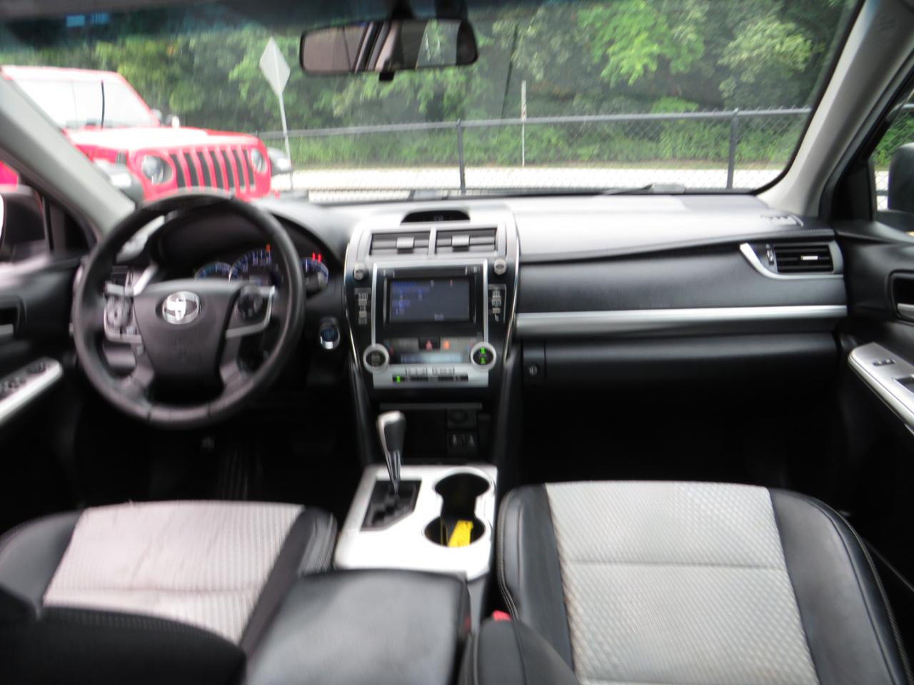 Toyota Camry Hybrid 2014.5 4dr Sdn SE Limited Edition (Natl) 2014